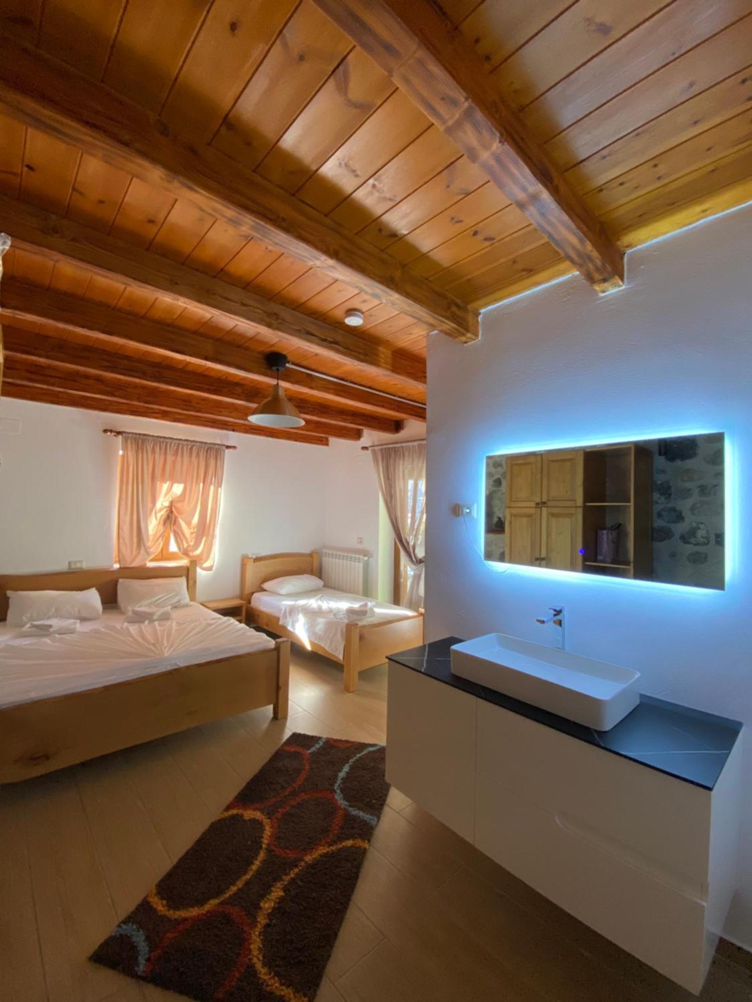 Gegest Hotel Theth Esterno foto