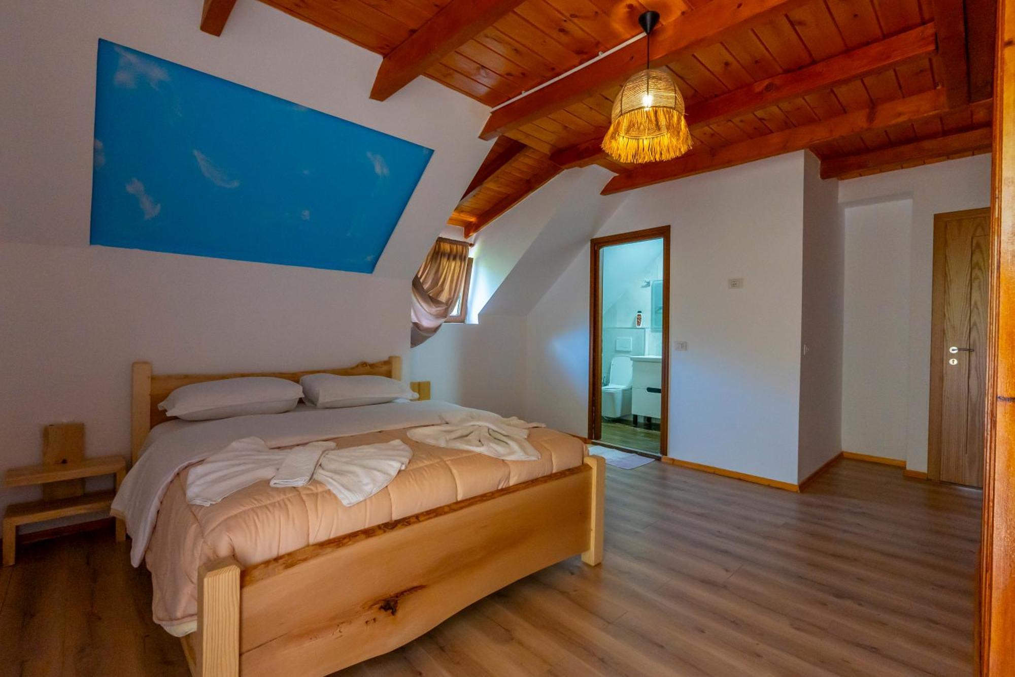 Gegest Hotel Theth Esterno foto