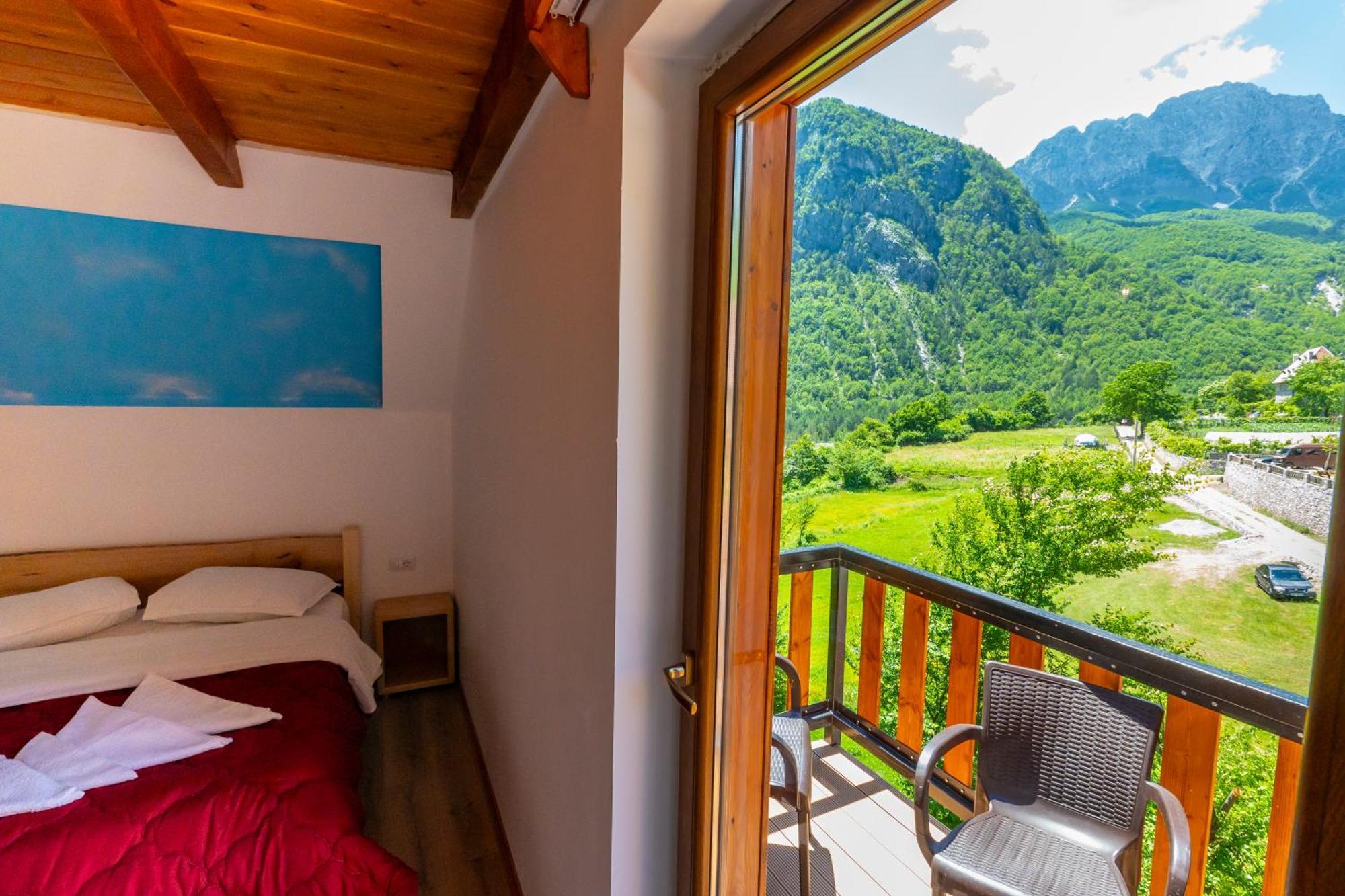 Gegest Hotel Theth Esterno foto