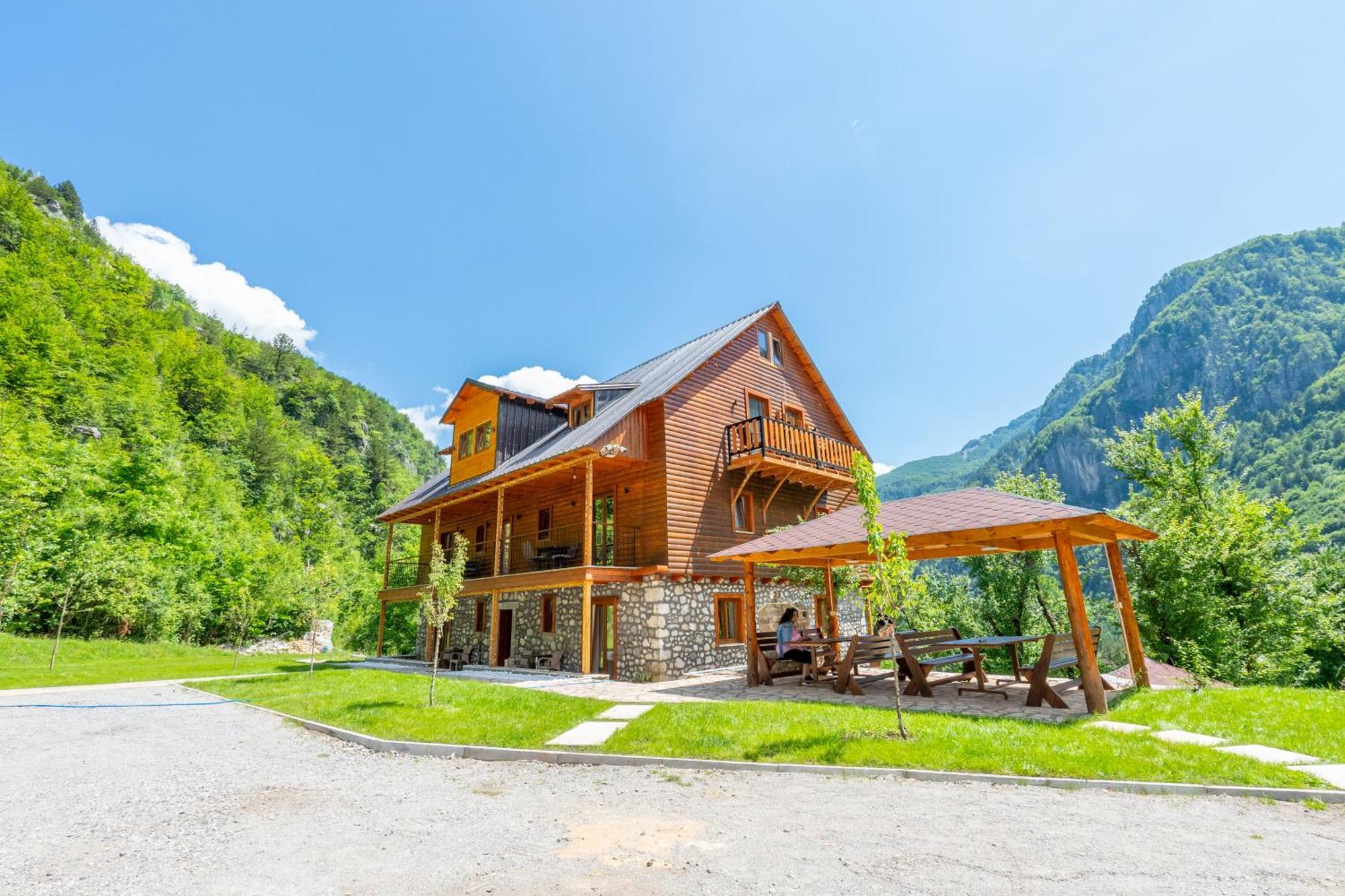 Gegest Hotel Theth Esterno foto