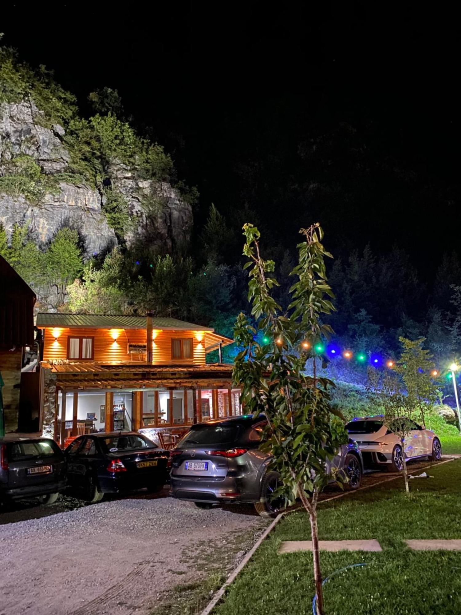 Gegest Hotel Theth Esterno foto
