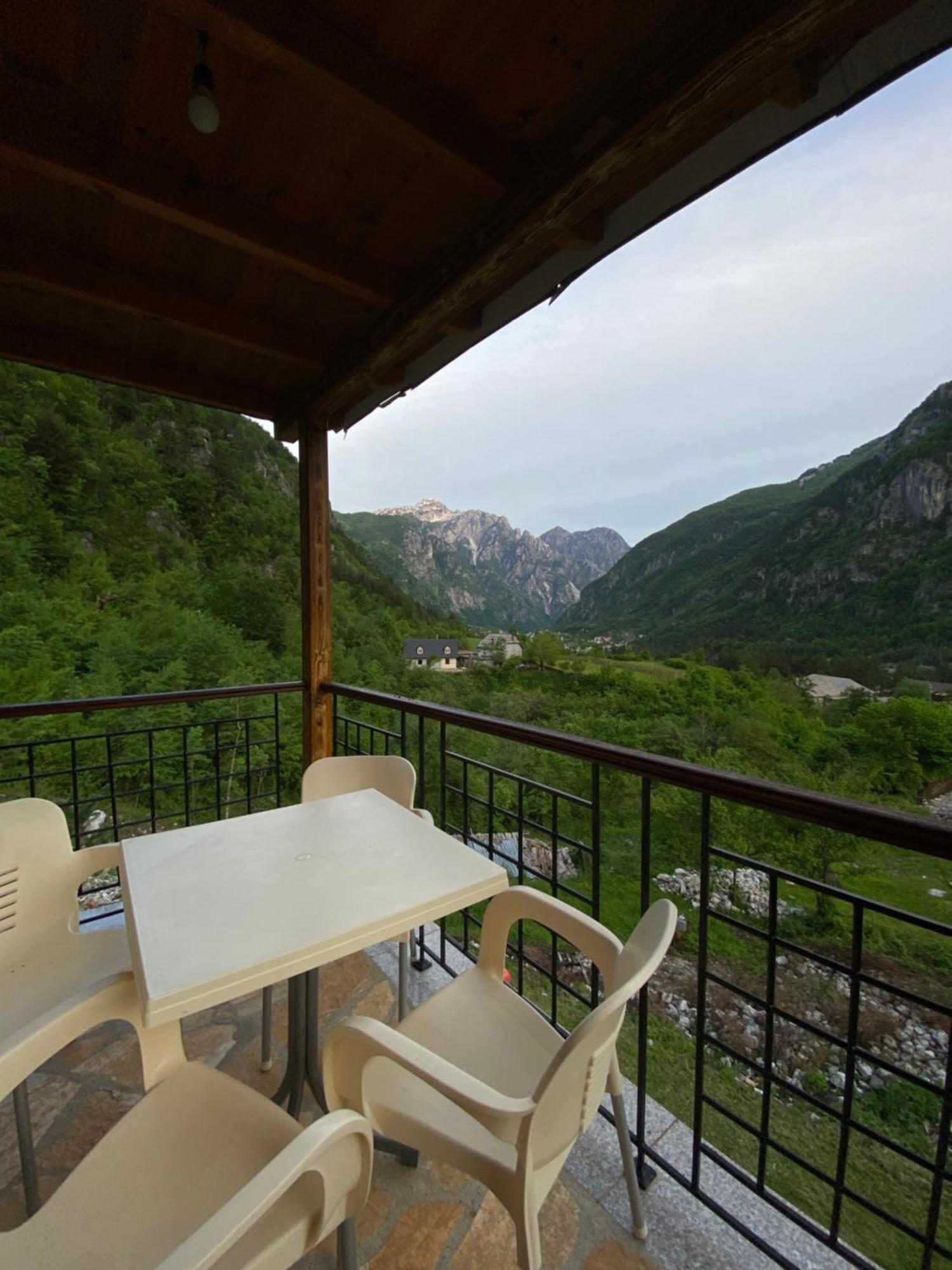 Gegest Hotel Theth Esterno foto